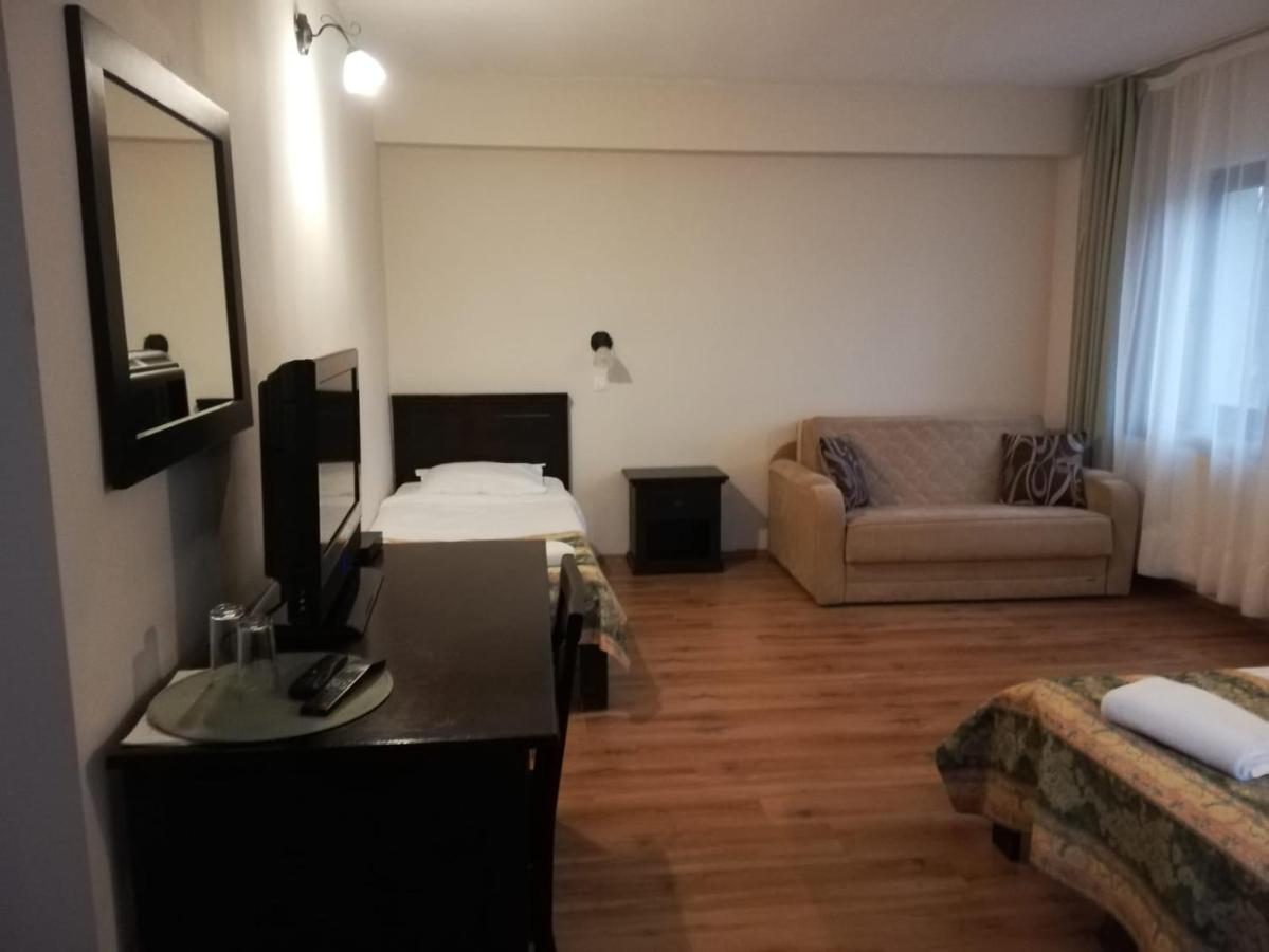 Complexul Turistic Cheile Butii Hotel Cimpu lui Neag Luaran gambar
