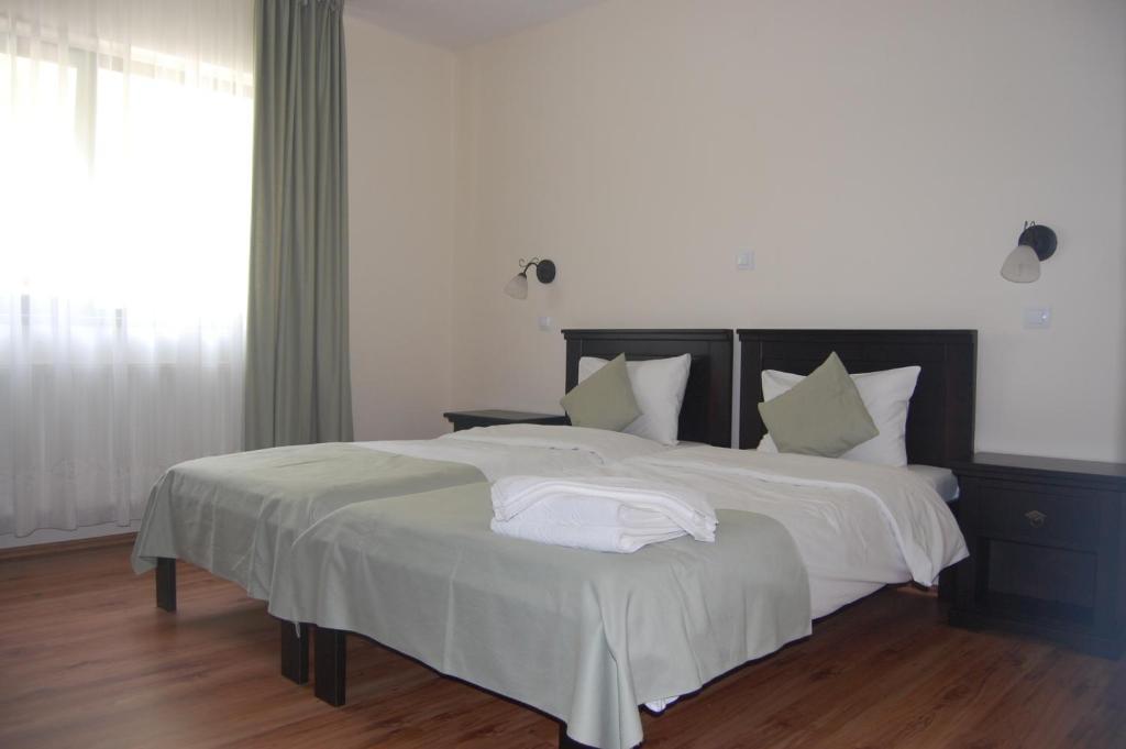 Complexul Turistic Cheile Butii Hotel Cimpu lui Neag Bilik gambar