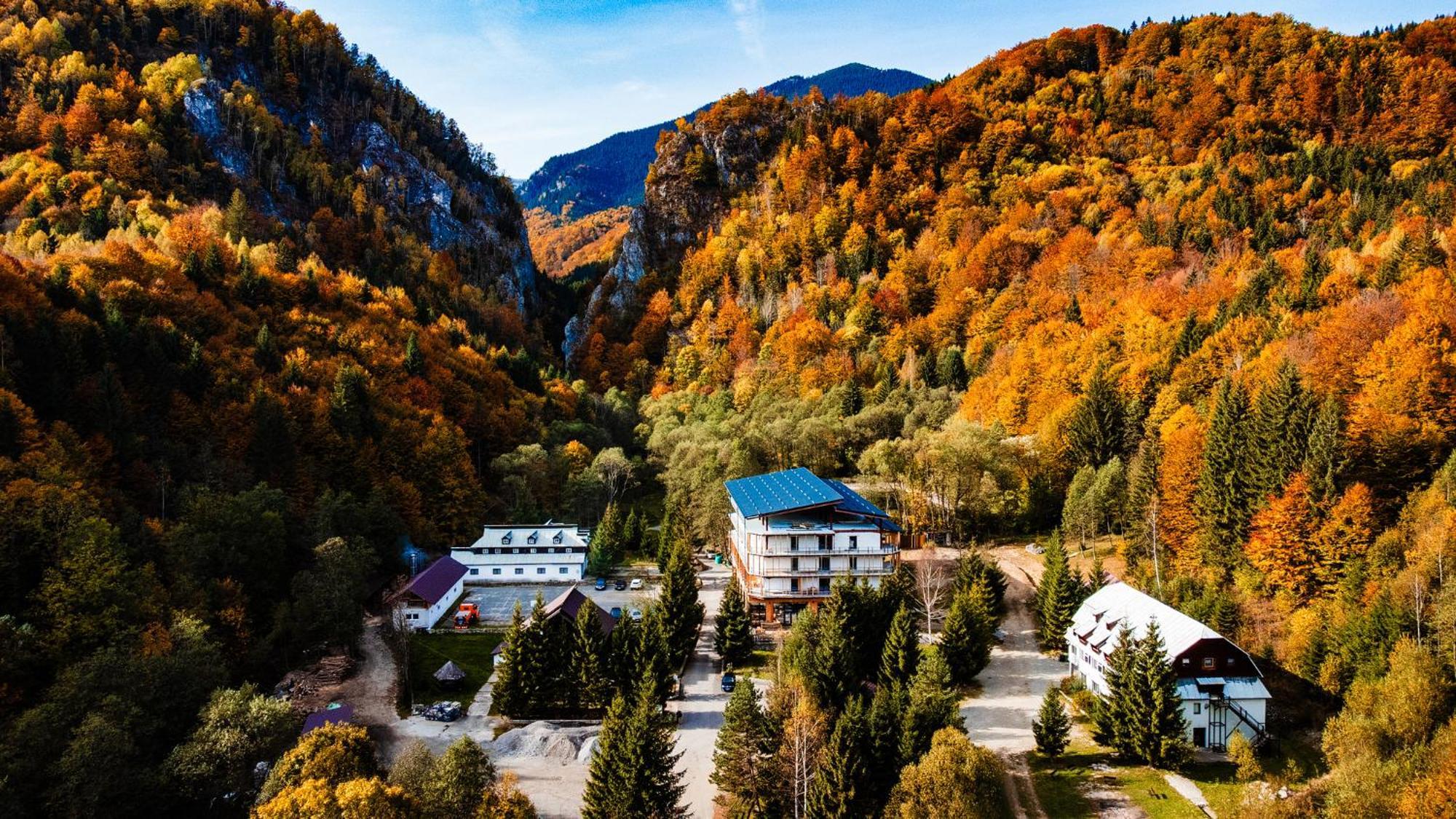 Complexul Turistic Cheile Butii Hotel Cimpu lui Neag Luaran gambar