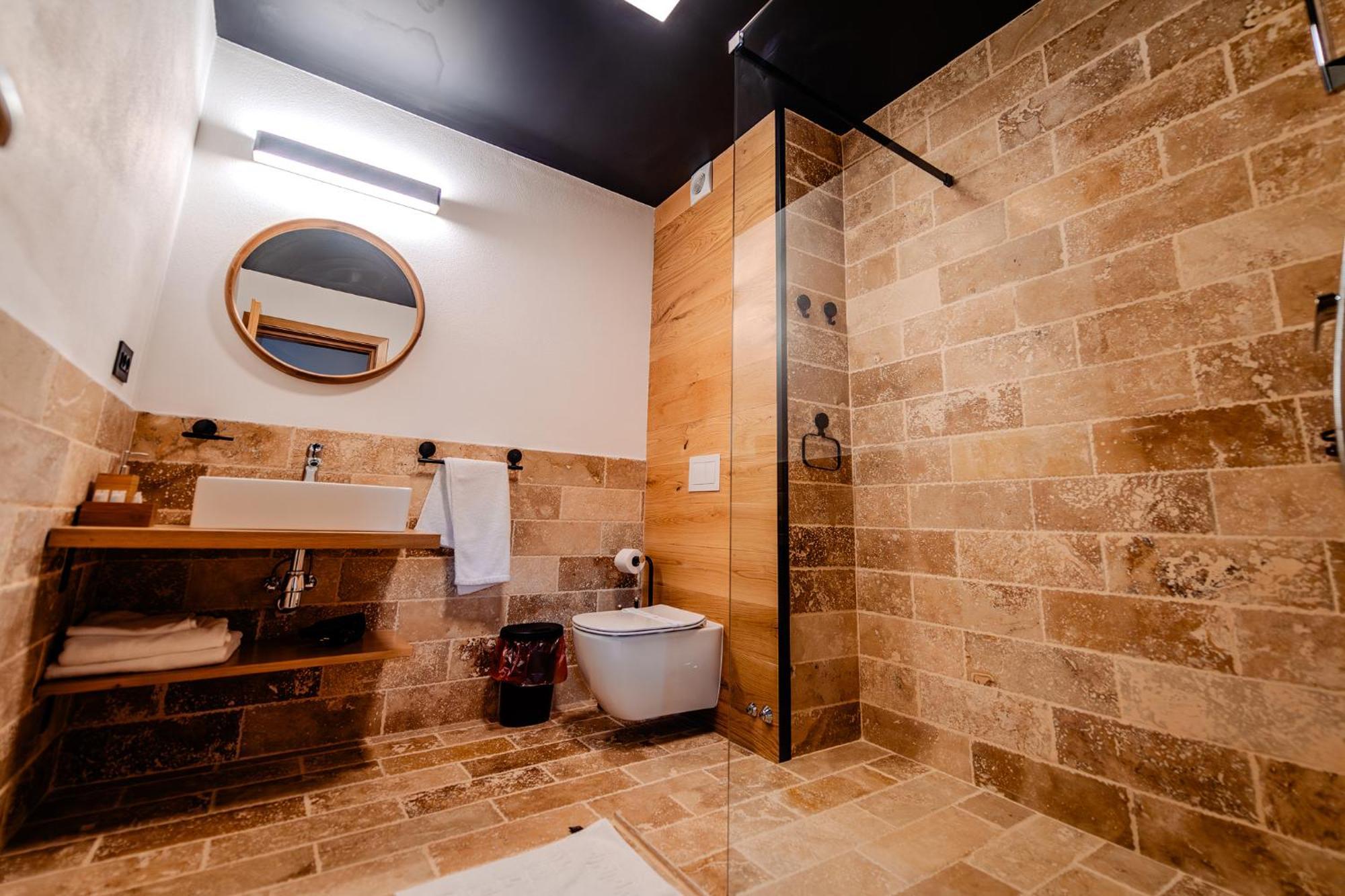 Complexul Turistic Cheile Butii Hotel Cimpu lui Neag Luaran gambar