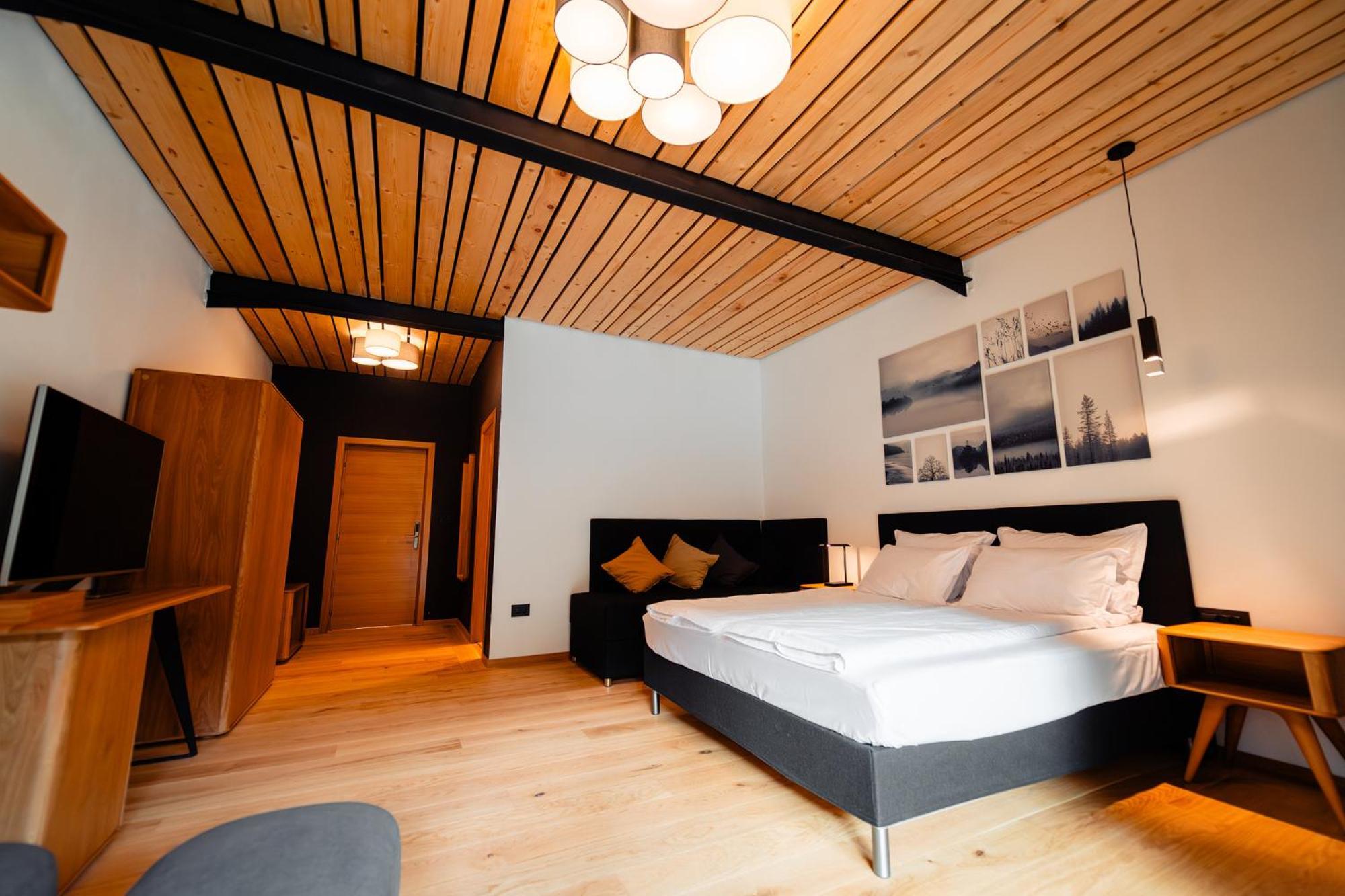 Complexul Turistic Cheile Butii Hotel Cimpu lui Neag Luaran gambar